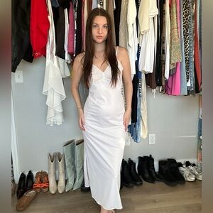 Vintage Vanity Fair White Maxi Slip Dress – Size 34 L/L (XS–S)